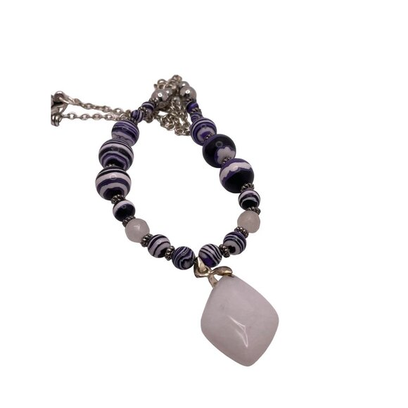Necklace Women 17.5" Purple and White Beaded White Stone Pendant Toggle Closure - Picture 3 of 7